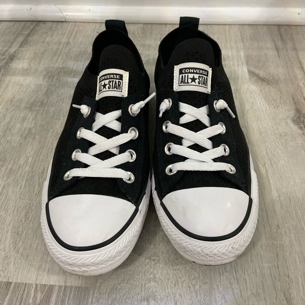black converse low tops!